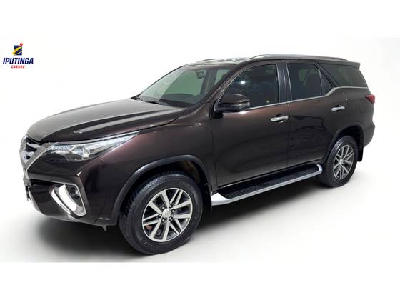 TOYOTA HILUX SW4 2.8 SRX 4X4 7 LUGARES 16V TURBO INTERCOOLER DIESEL 4P AUTOMÁTICO TOYOTA HILUX SW4 2.8 SRX 4X4 7 LUGARES 16V TURBO INTERCOOLER DIESEL 4P AUTOMÁTICO